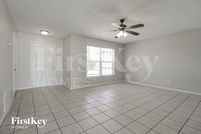 609 Greys Ferry Rd - Photo 2 of 15