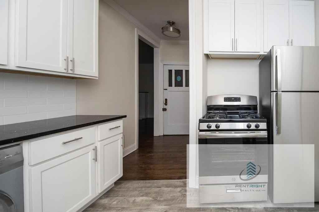 1130 Maple Ave #1130-1 - Photo 3 of 7