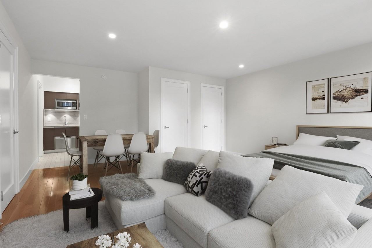E 57th St #17K - Photo 2 of 4