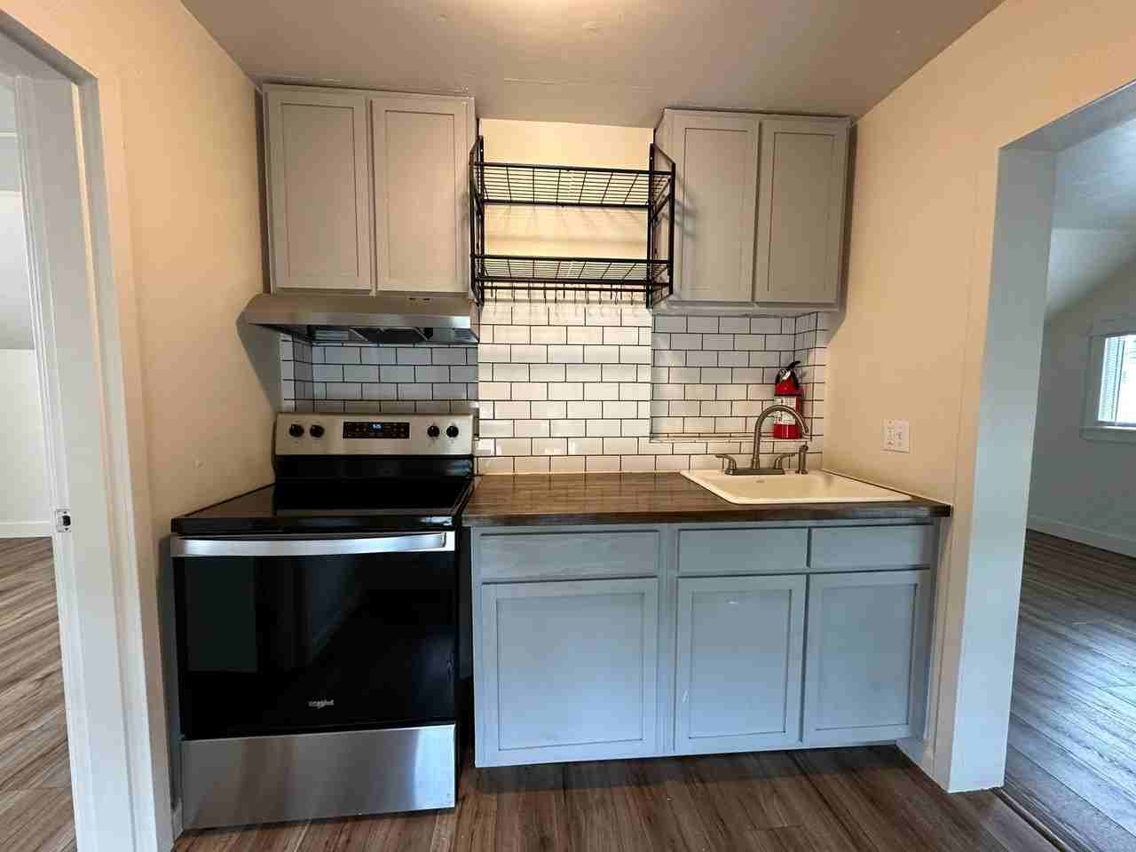 909 917, 913, 909 N Elliott St ##913 - Photo 2 of 9