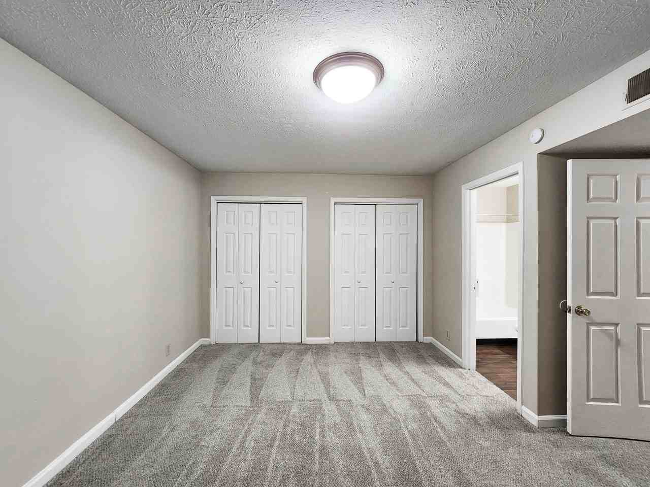 Portland Courtyard - Photo 2 of 35