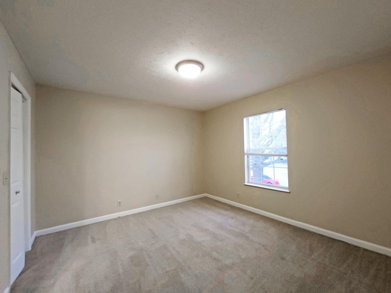 Portland Courtyard - Photo 4 of 35