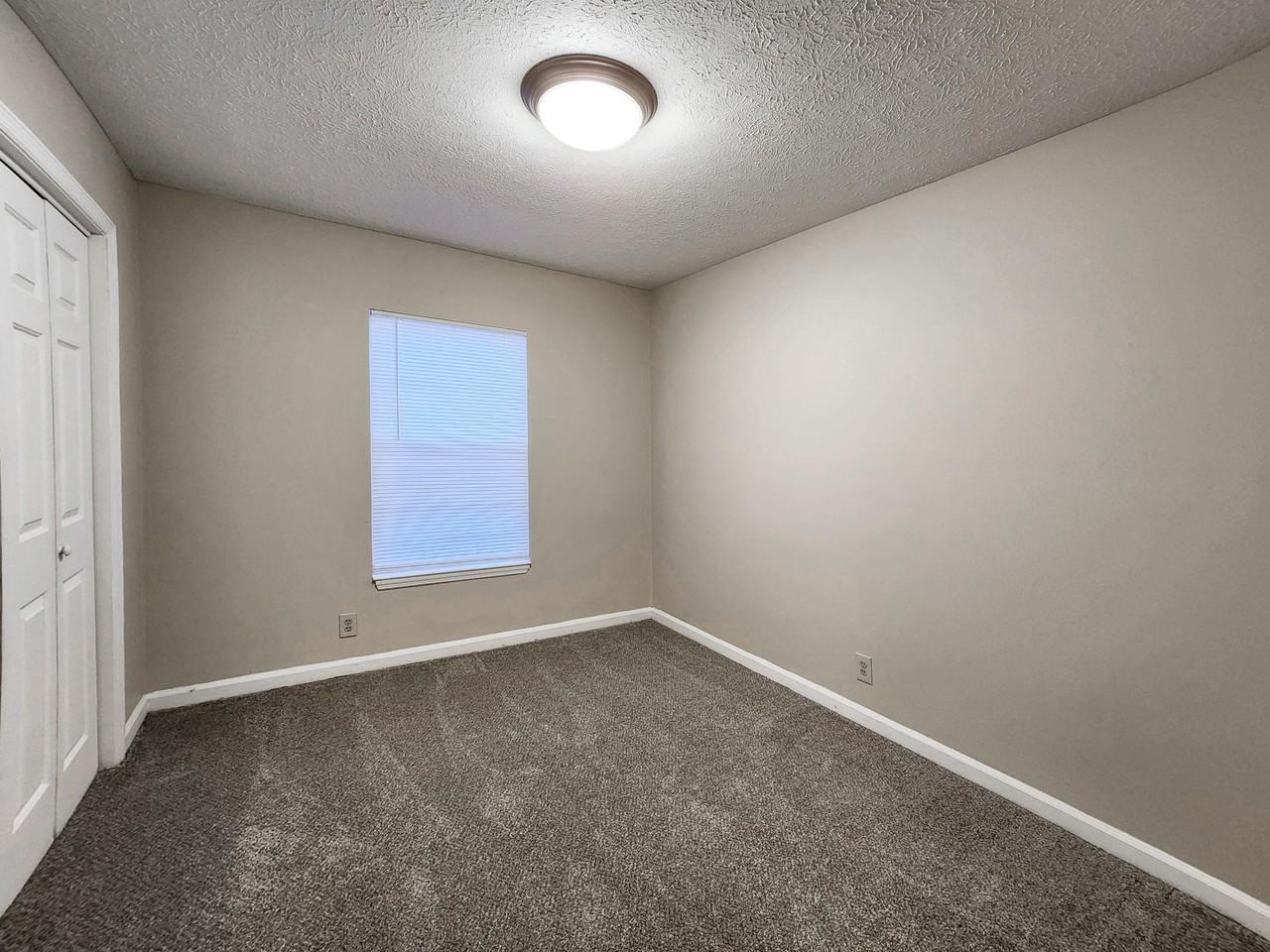 Portland Courtyard - Photo 7 of 35