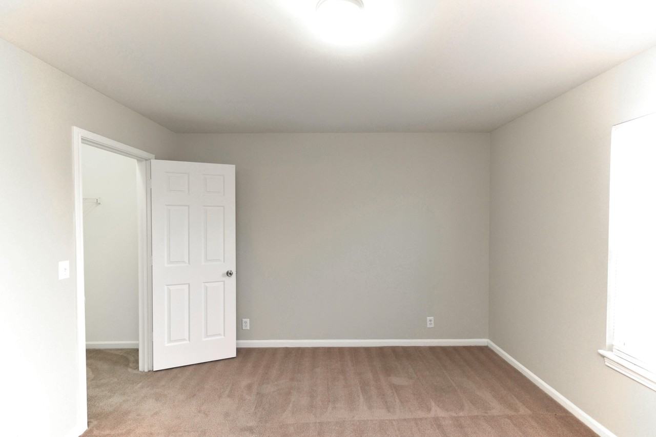 Washington Square - Photo 4 of 15