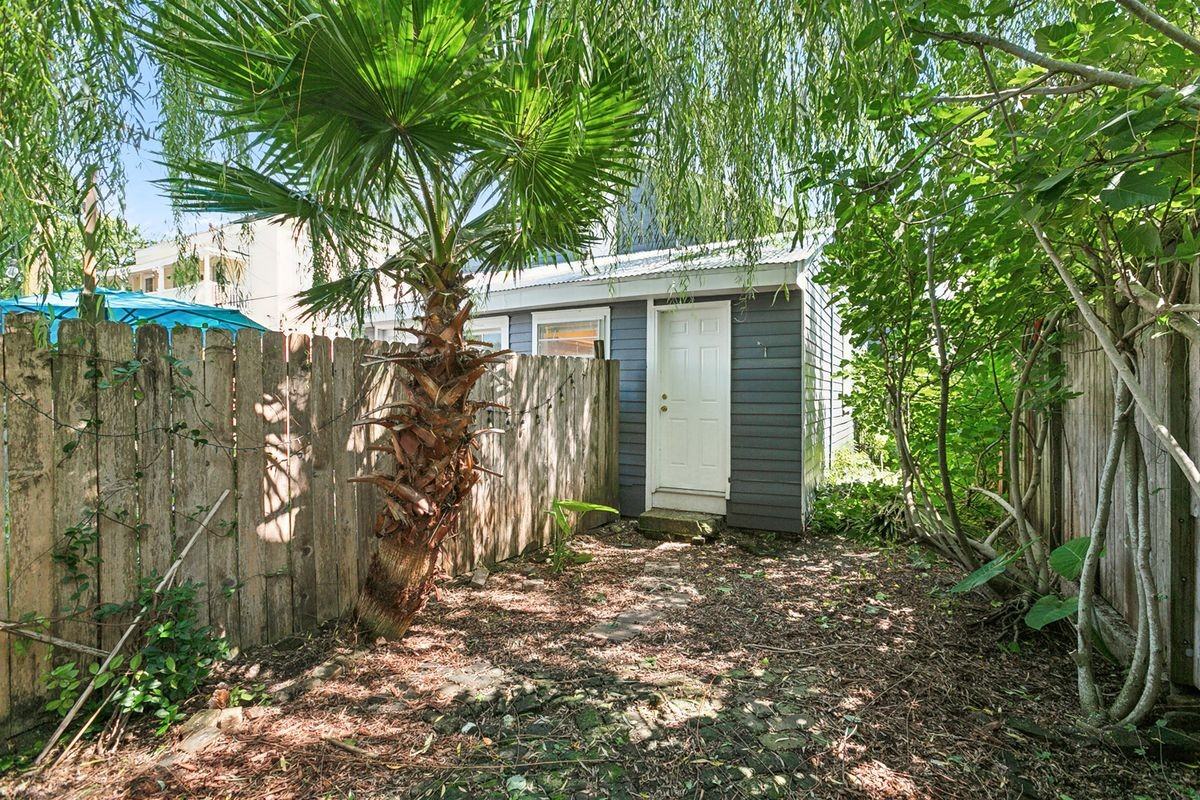 2731 N Rampart St - Photo 2 of 14