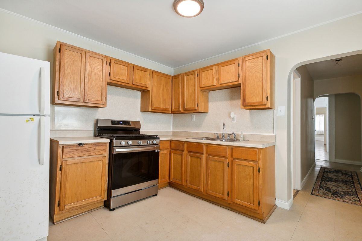 2731 N Rampart St - Photo 3 of 14