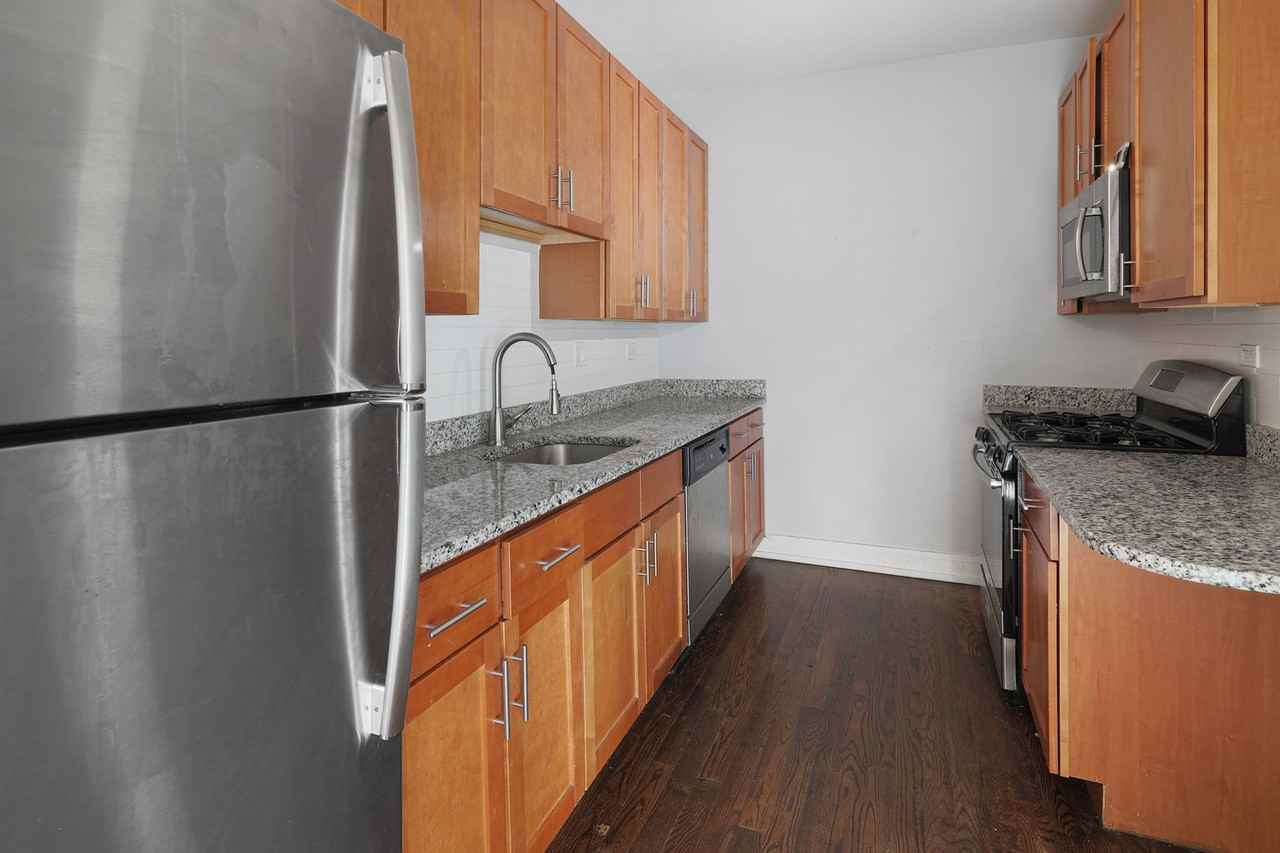 6100-6118 N Winthrop Ave - Photo 3 of 43