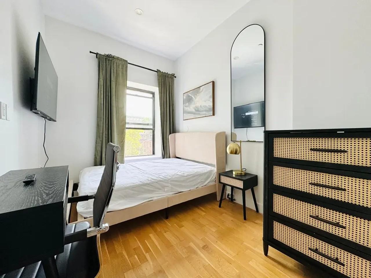 Dekalb Ave & Vanderbilt Ave #675