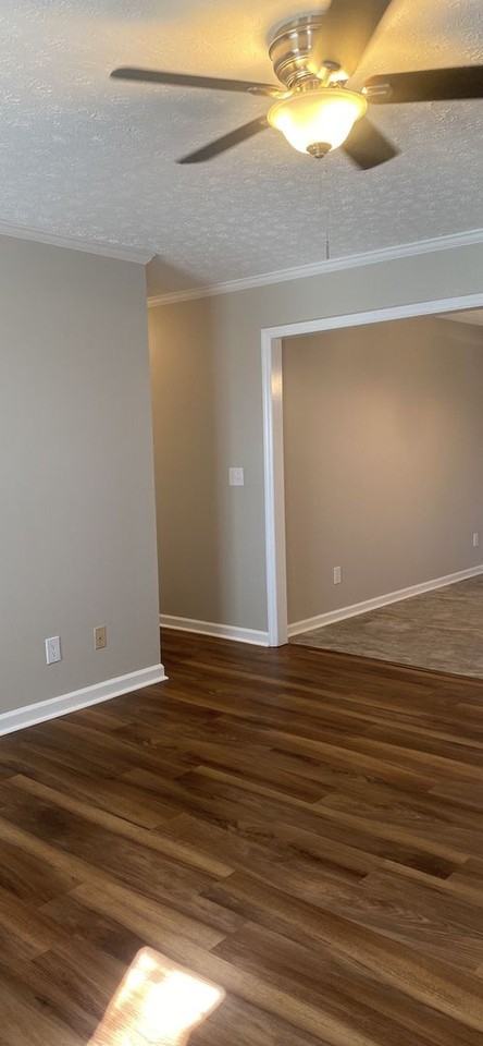 161 Hayfield Cir - Photo 3 of 9