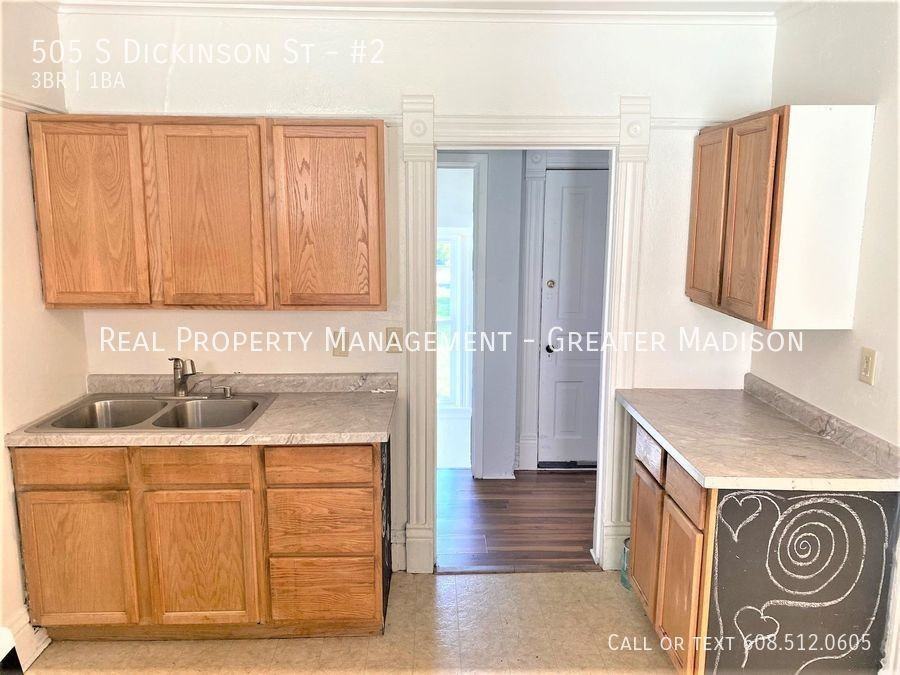 505 S Dickinson St #2 - Photo 3 of 11