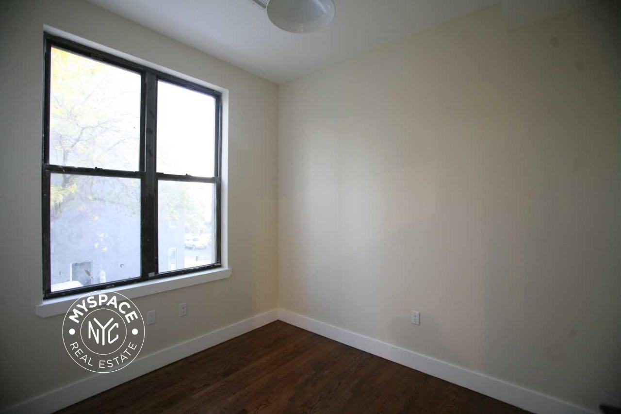 565 Evergreen Ave #2B - Photo 4 of 5