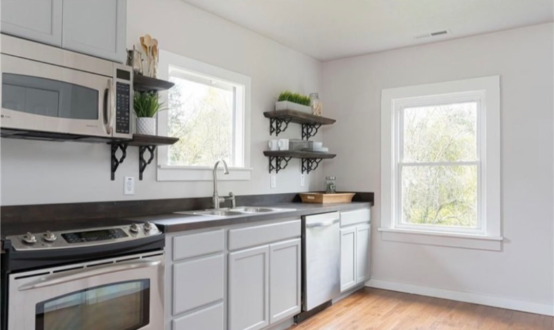 338 North Main Street - Photo 7 of 17