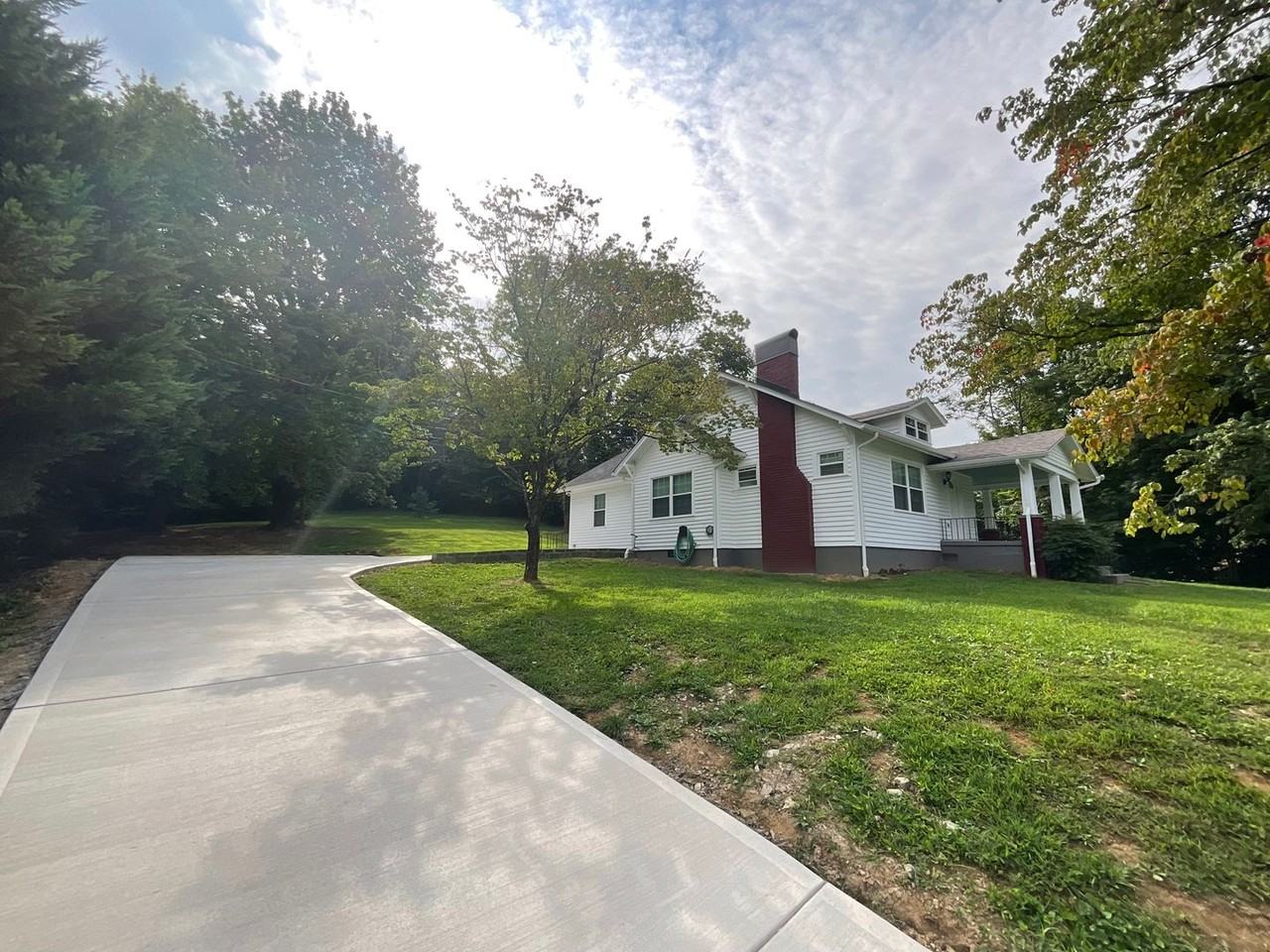 1925 Rogers Rd - Photo 5 of 30