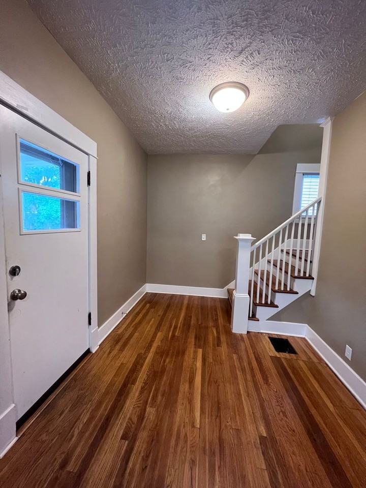 1040 Powers Ave Nw - Photo 5 of 50