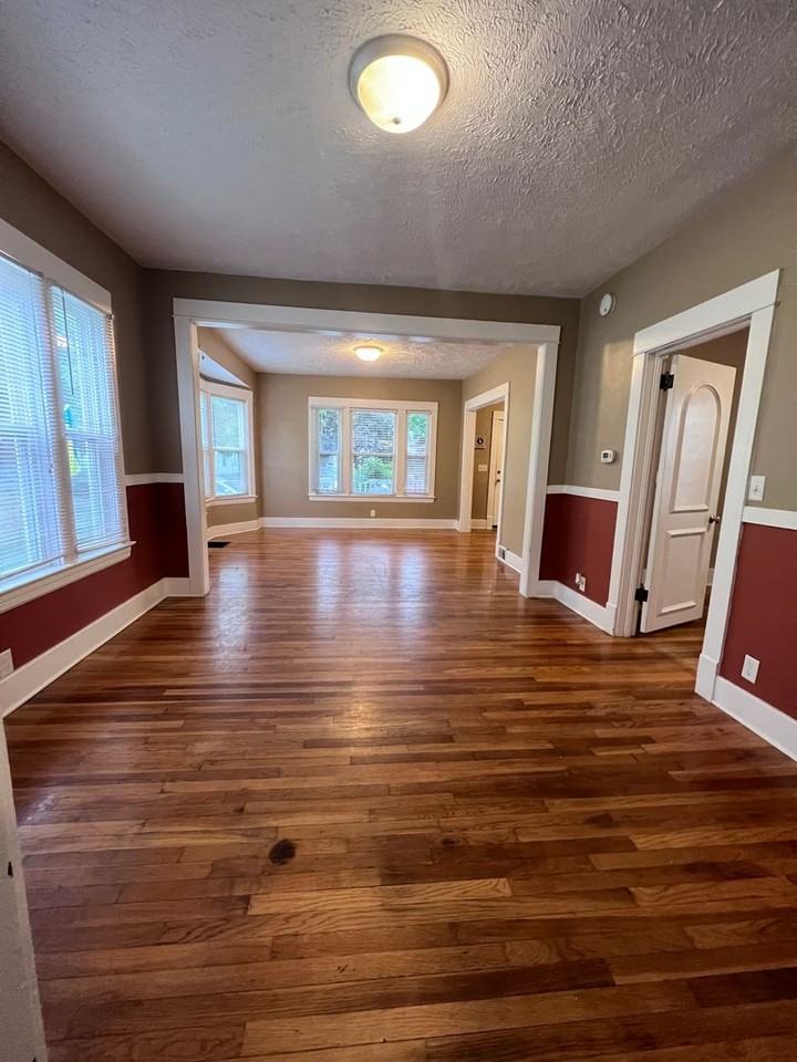 1040 Powers Ave Nw - Photo 7 of 50