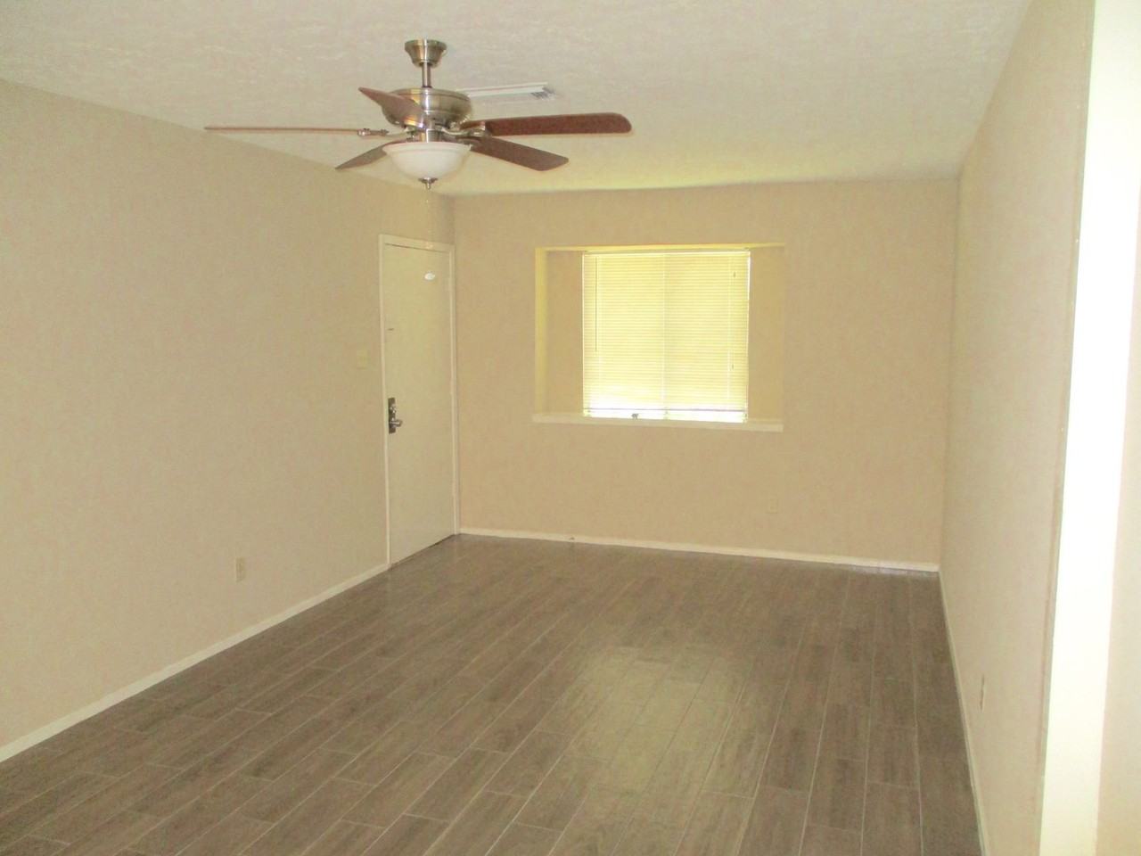 23119 Banquo Dr - Photo 2 of 12