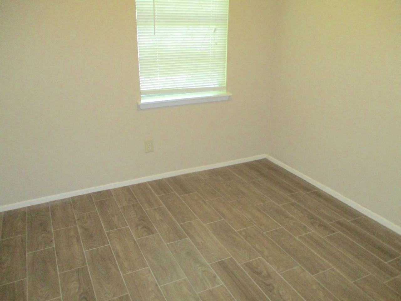 23119 Banquo Dr - Photo 5 of 12