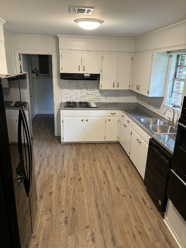 164 Church St - Photo 3 of 15