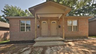 308 Oxford St. - Photo 1 of 1