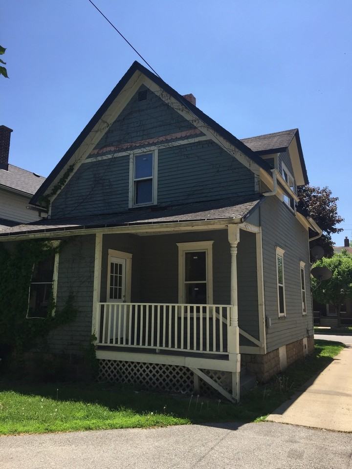 361 Cedar St - Photo 3 of 12