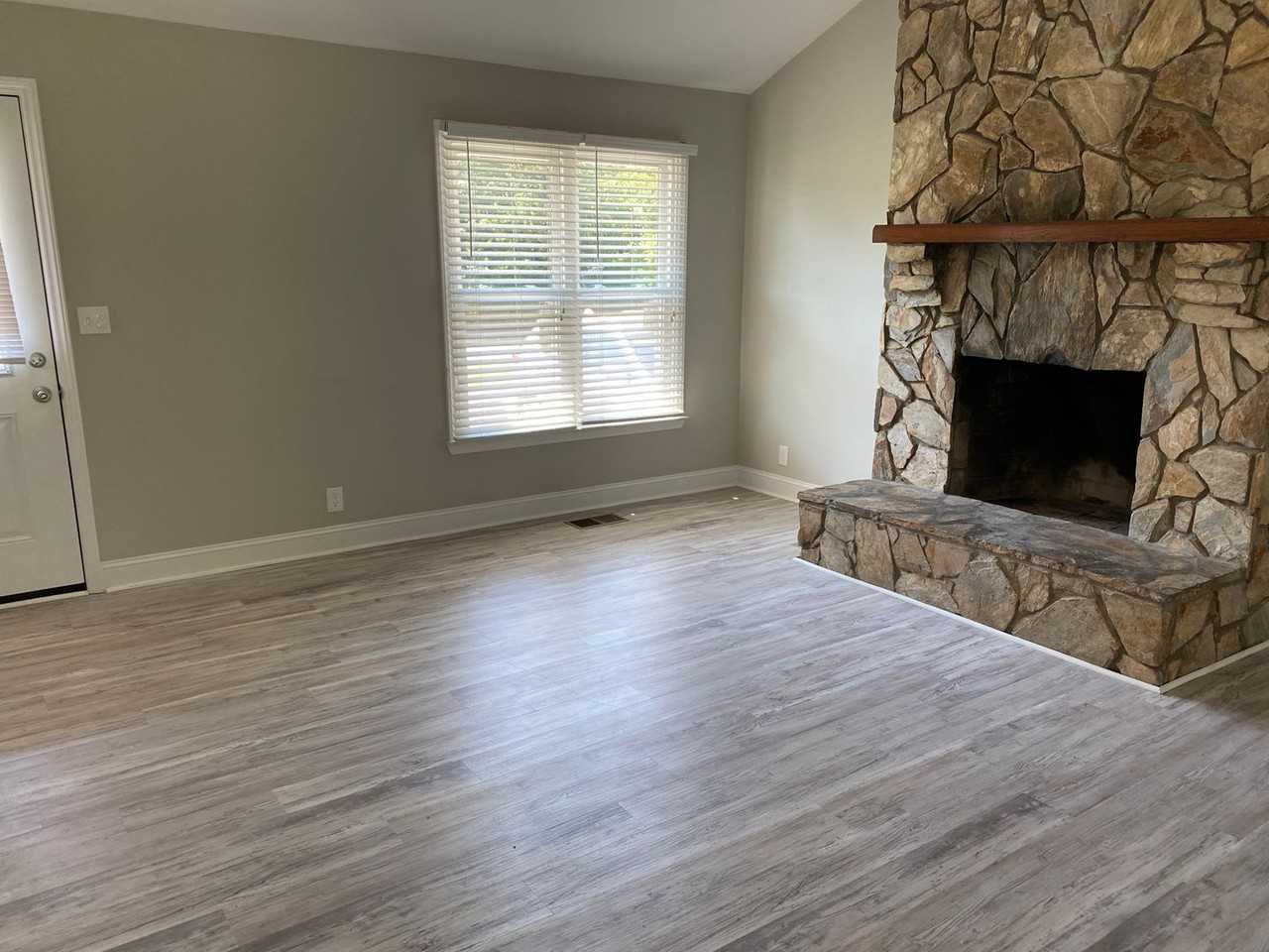 204 Moritz Rd - Photo 3 of 16
