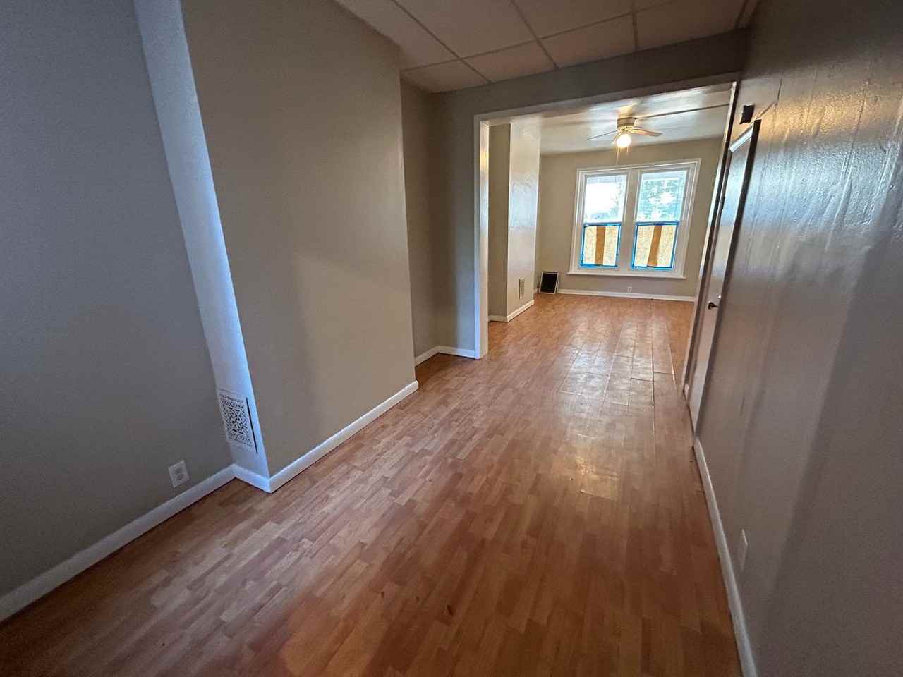 516 W Tilghman St - Photo 3 of 8