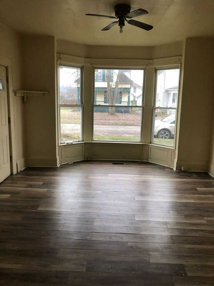 39 Oakwood Ave - Photo 2 of 6