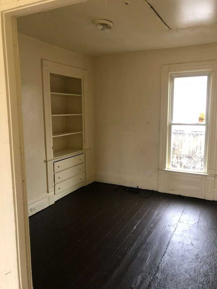 39 Oakwood Ave - Photo 3 of 6