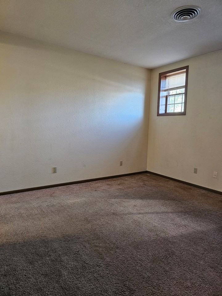 180 S Main St - Photo 3 of 7