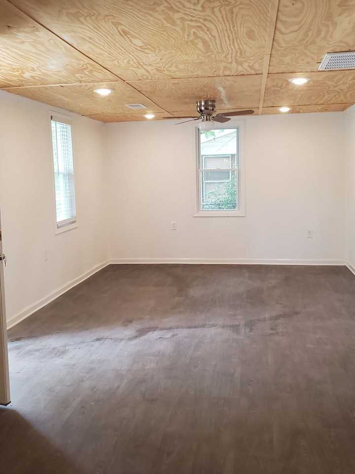 155 Circle Dr - Photo 2 of 11