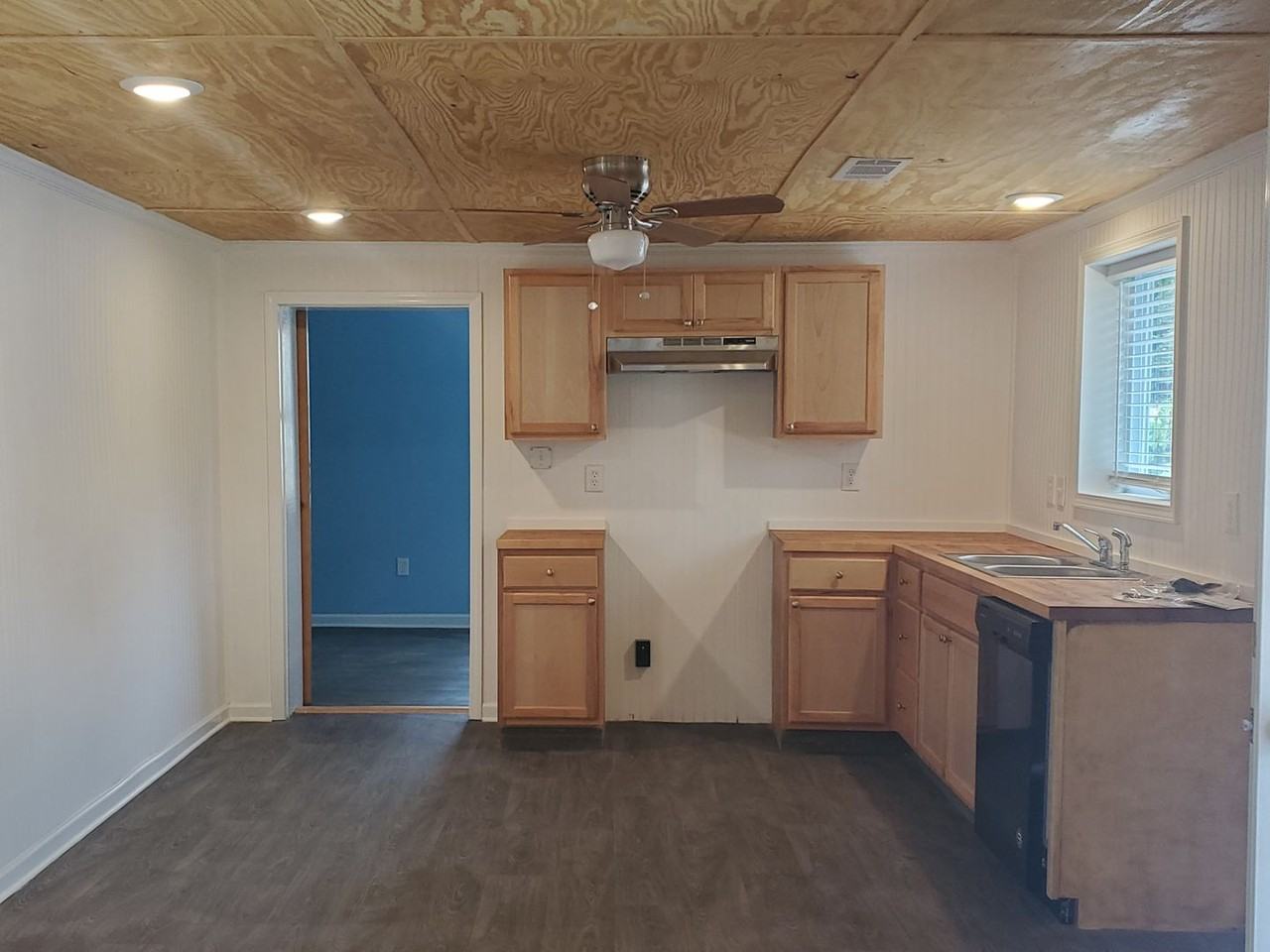 155 Circle Dr - Photo 4 of 11