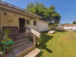 featured image of 1030 W Wood St