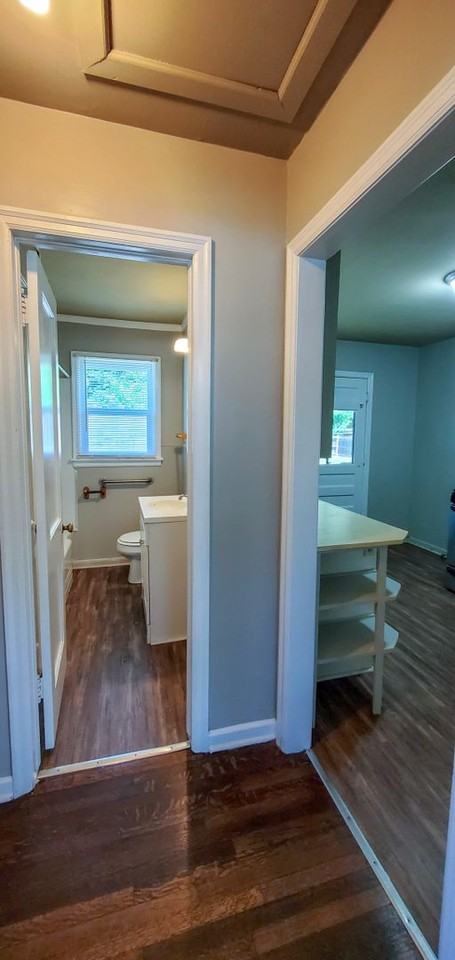 1030 W Wood St - Photo 7 of 27