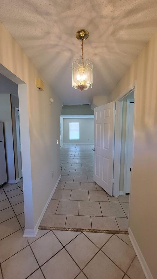 611 W Oak Terrace Dr - Photo 4 of 22