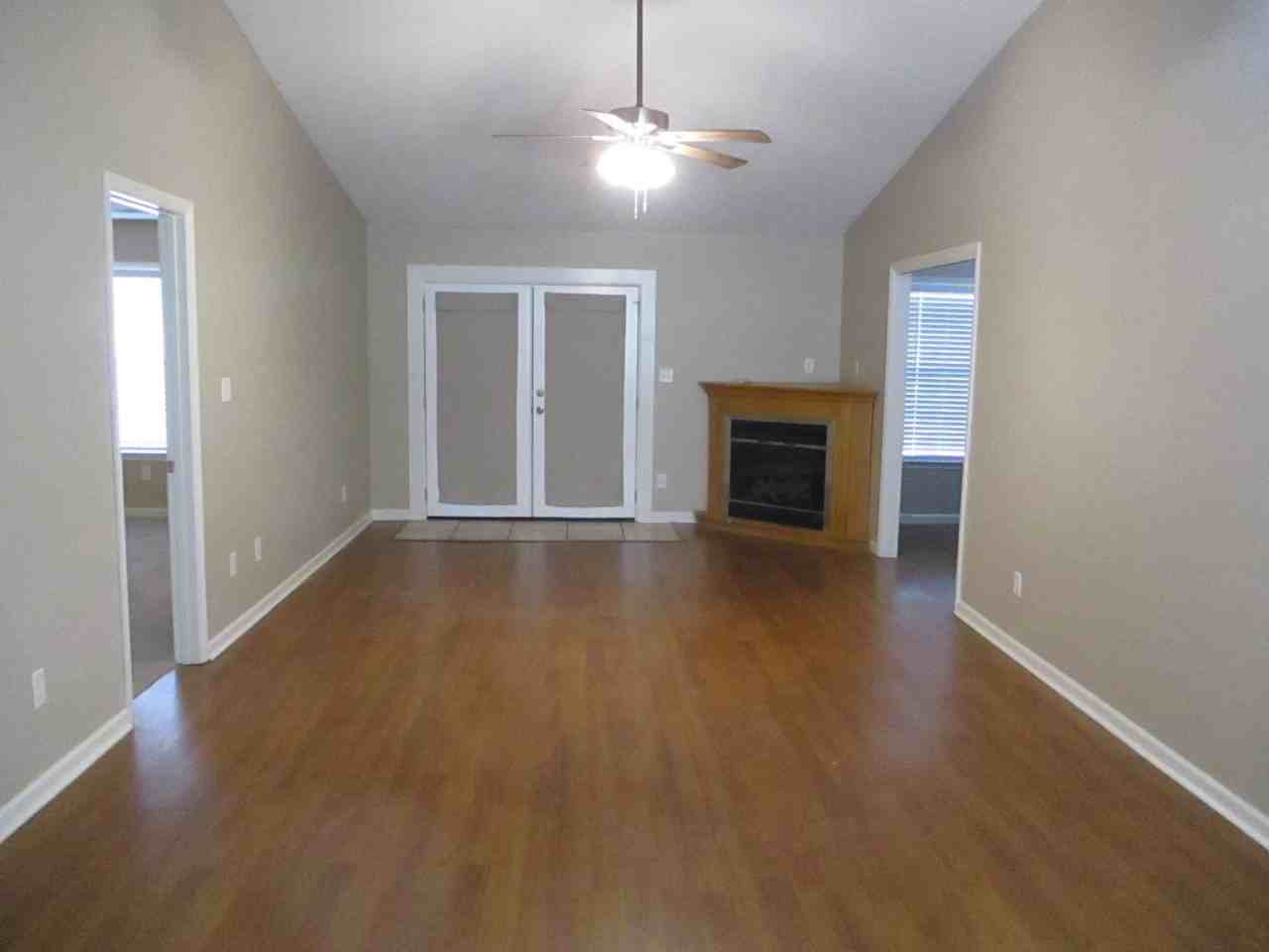 1219 Longpoint Dr - Photo 2 of 19