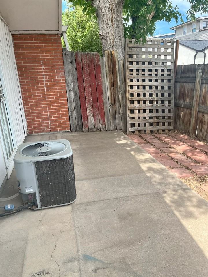 1414 Julian St - Photo 5 of 15