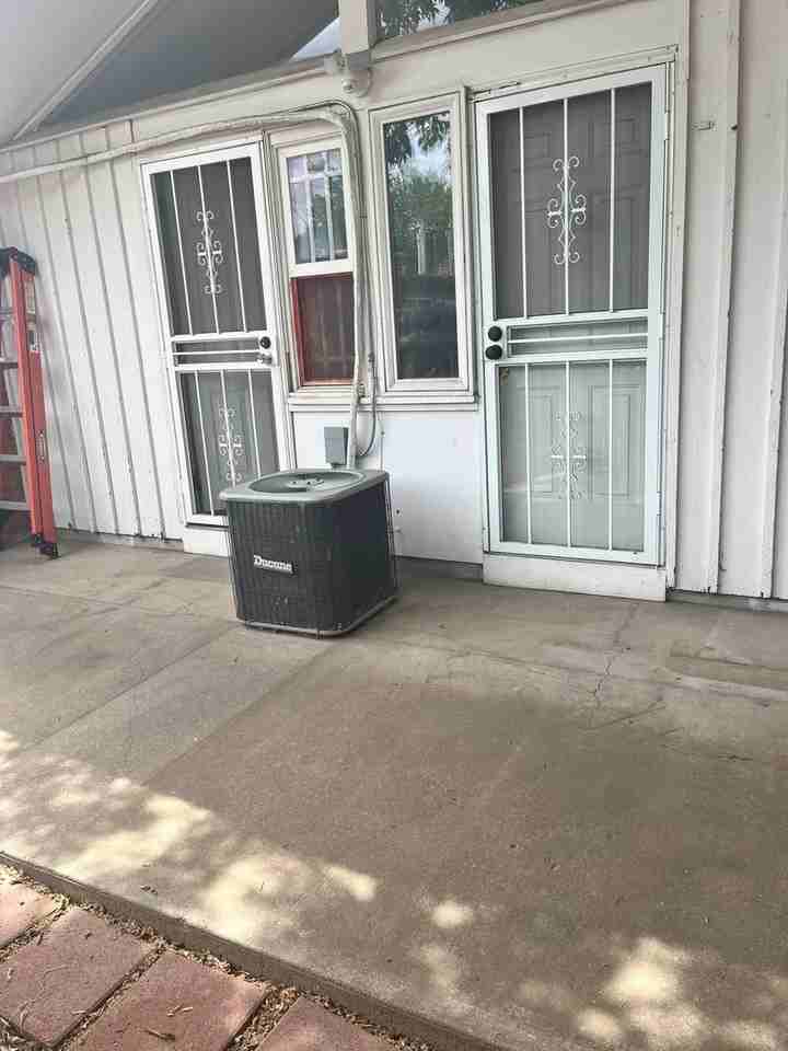 1414 Julian St - Photo 6 of 15
