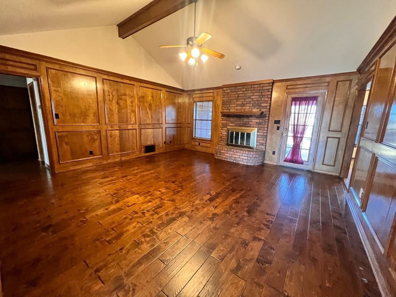 2527 Spruce Dr - Photo 3 of 17