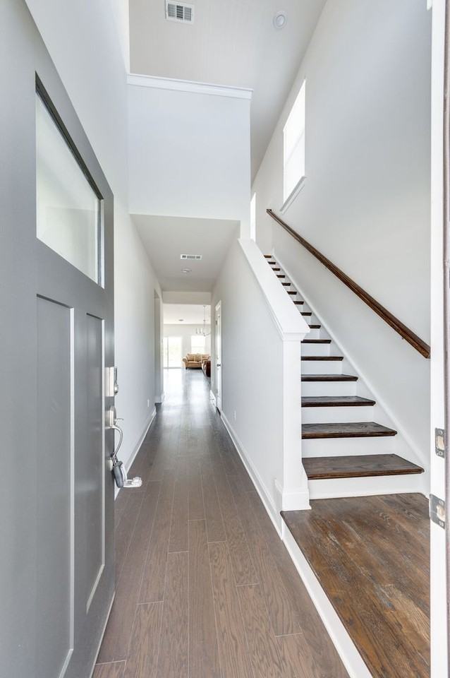 4364 Skyridge Dr - Photo 3 of 33