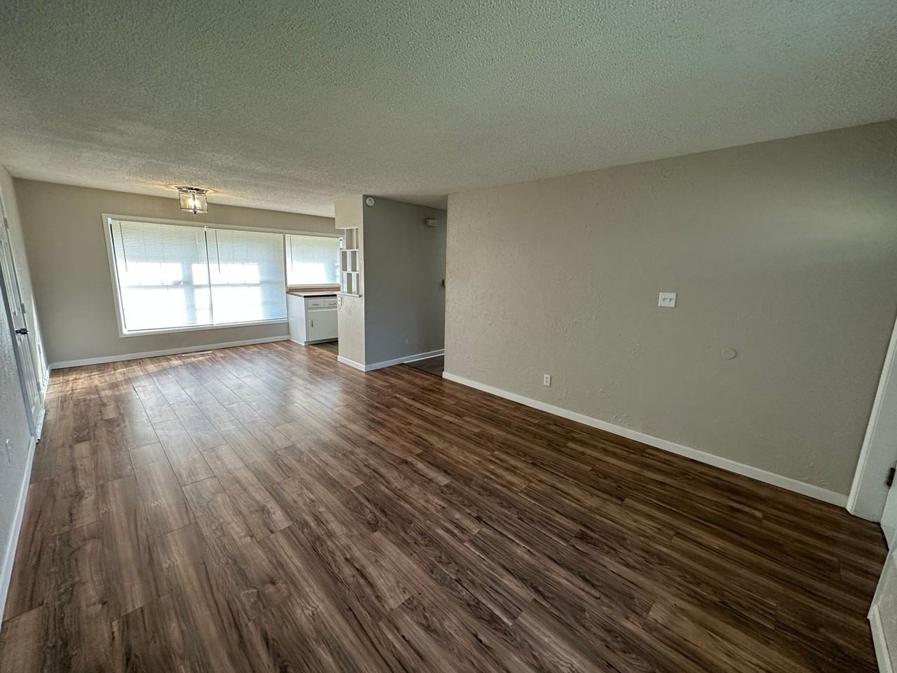 209 Gill Dr - Photo 5 of 27