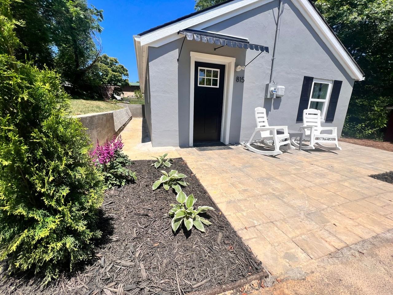 815 College St - Photo 2 of 16