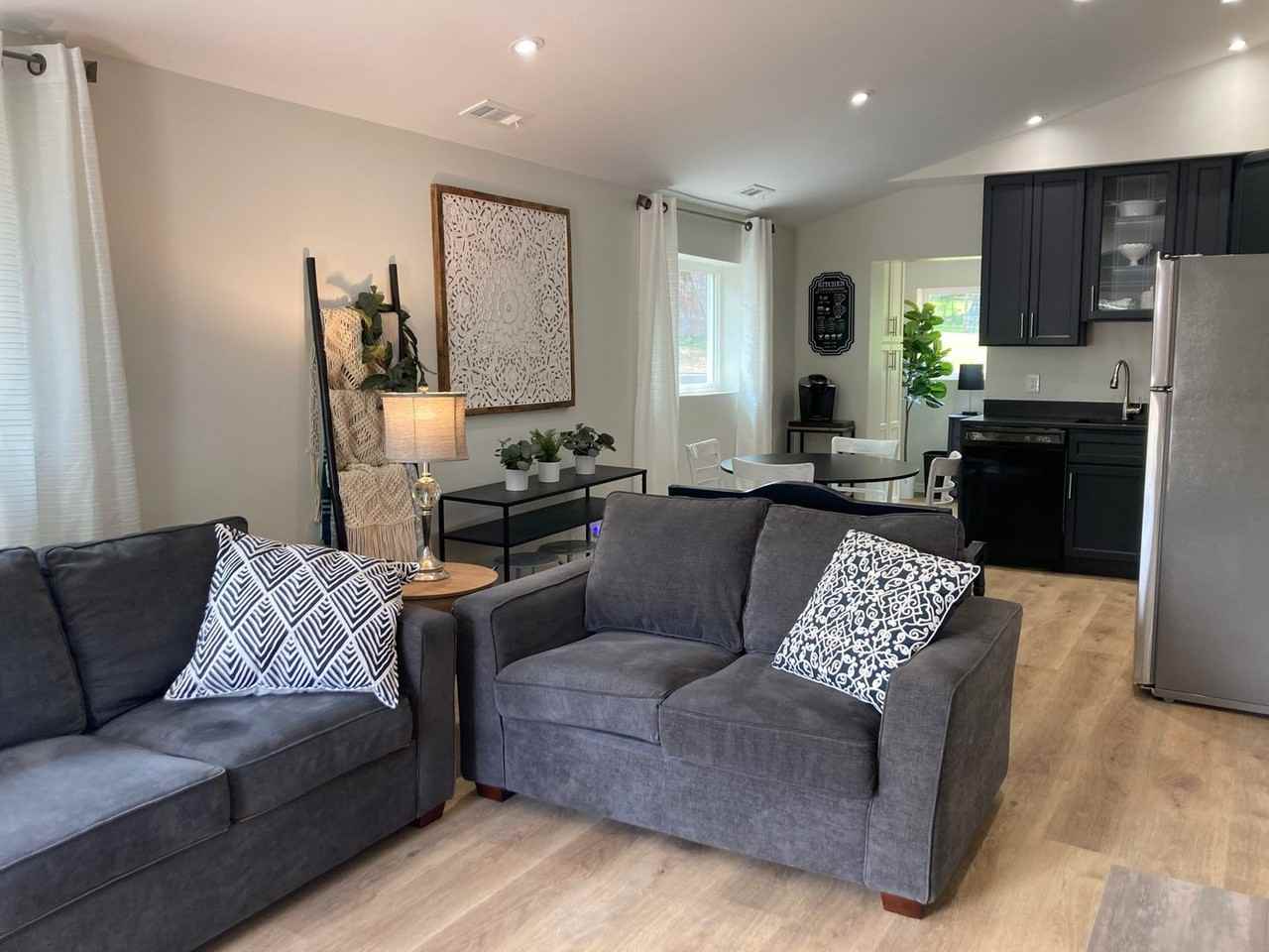 815 College St - Photo 5 of 16