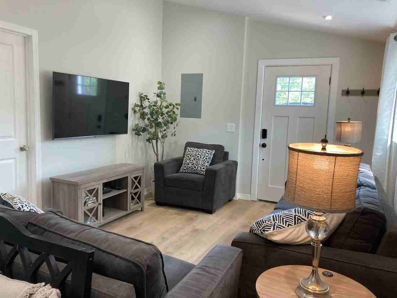 815 College St - Photo 6 of 16