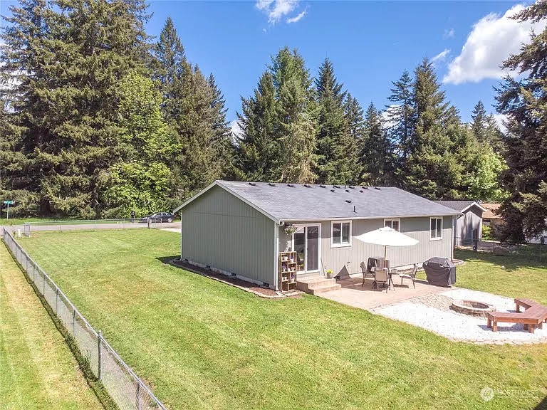17311 154th Way Se - Photo 2 of 14