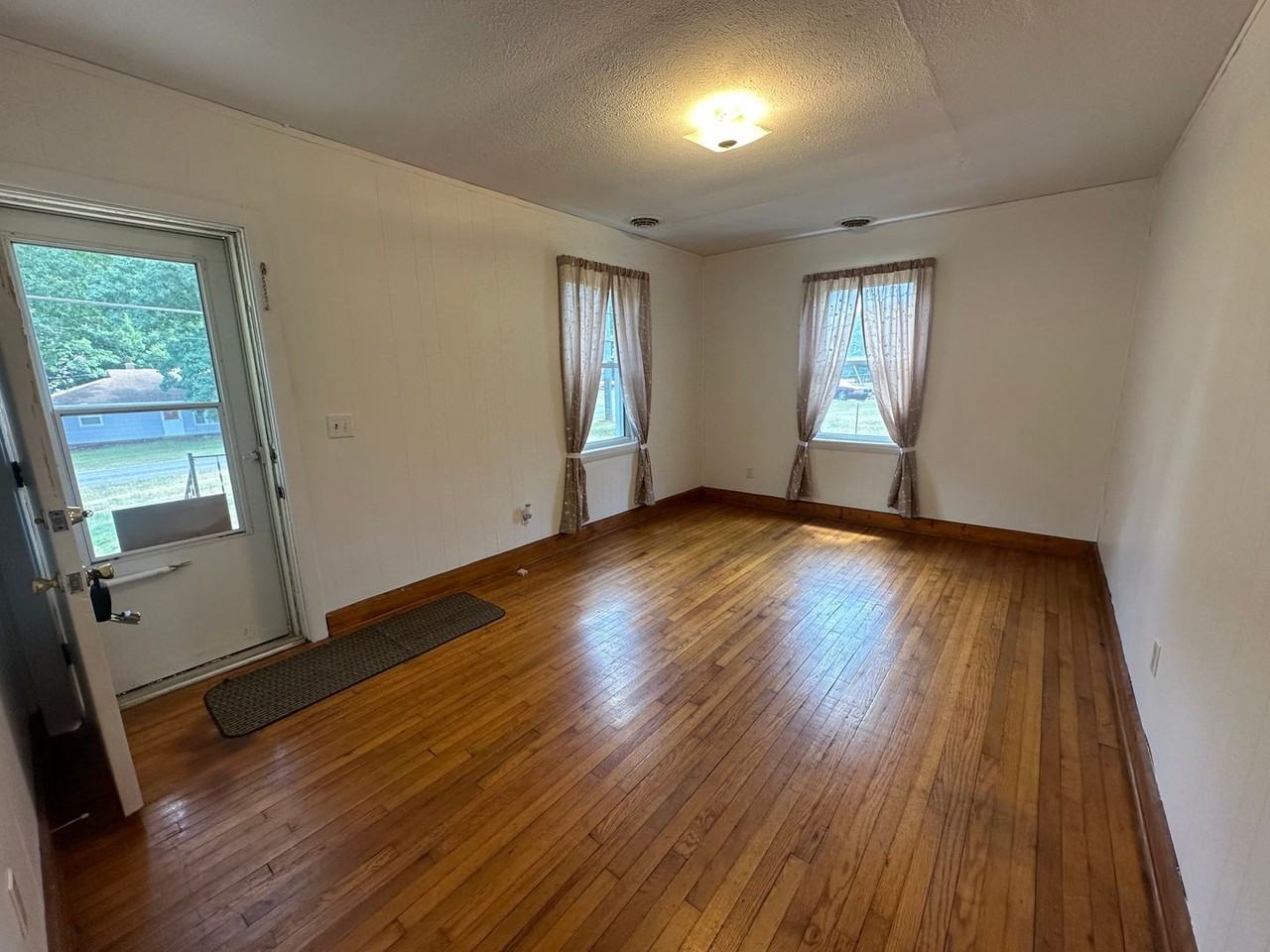 272 Jasper Wood Rd - Photo 2 of 12