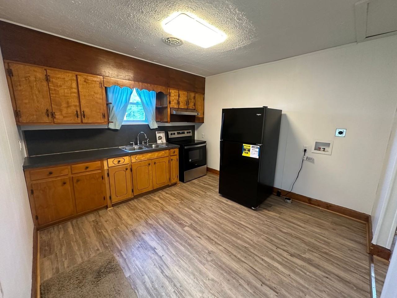 272 Jasper Wood Rd - Photo 3 of 12