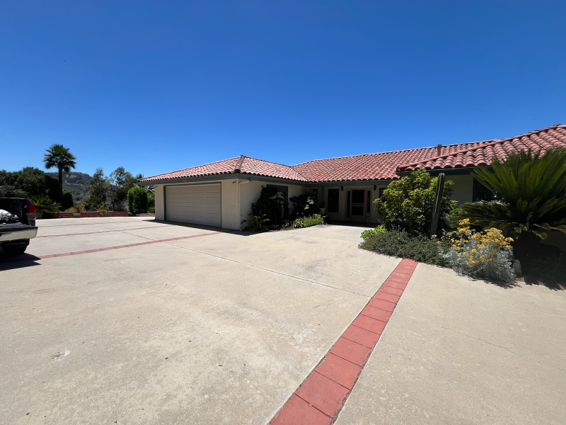 2908 Lakemont Dr - Photo 3 of 11