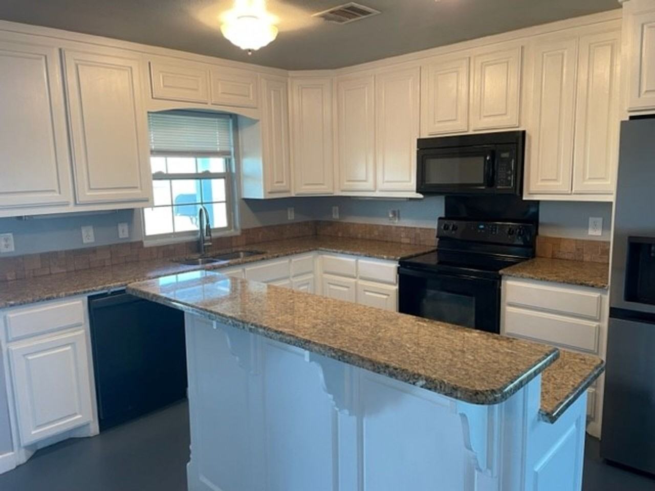 2420 S 12th St - Photo 2 of 16