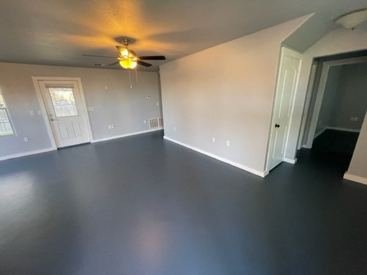 2420 S 12th St - Photo 5 of 16
