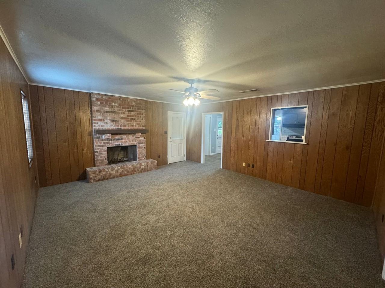 2647 Hoyte Dr - Photo 2 of 12